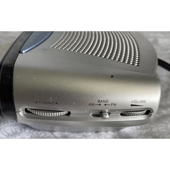 Emerson AM/FM Digital LED Alarm Clock Radio CK5029 Tested - Picture 4 of 8